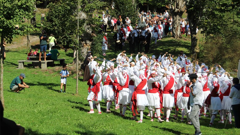 Dena prest Arrateko jaiak ospatzeko