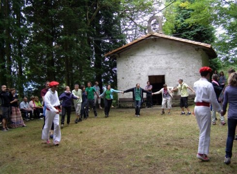 Dena prest Goimendiko santixauak ospatzeko