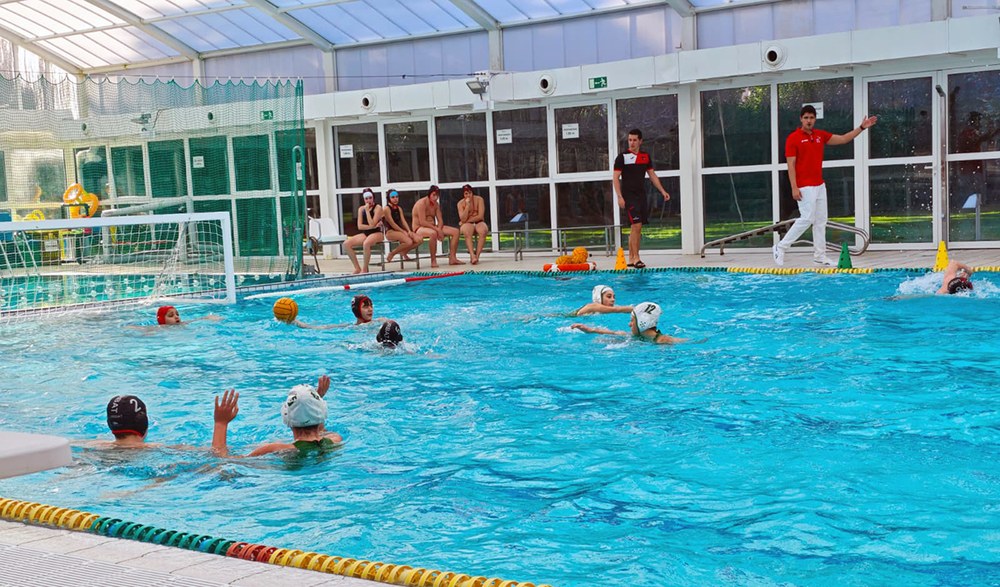 Denboraldiko lehen garaipena lortu dute Urbat-en seniorretako gizonezkoek