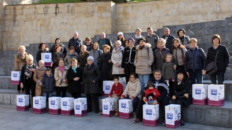 Dendarien Elkarteak 40 otar banatu ditu
