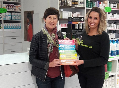 Dendarien Elkarteak urriko zozketako sariak banatu ditu