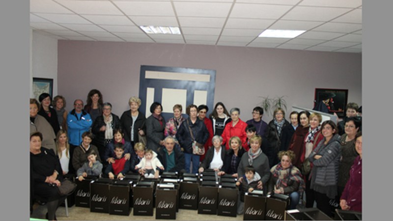 Dendarien Elkartekoek 40 otarrak banatu dituzte