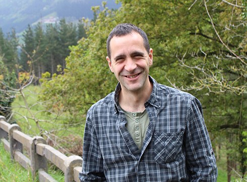 "Denen mina da nirea" poesia lanarekin irabazi du Asier Serranok Irun Hiria Saria