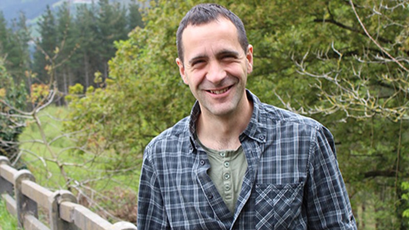 "Denen mina da nirea" poesia lanarekin irabazi du Asier Serranok Irun Hiria Saria