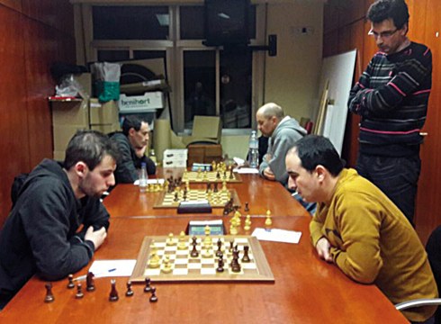 Deporreko xake taldeak bi garaipenekin hasi du denboraldi berria