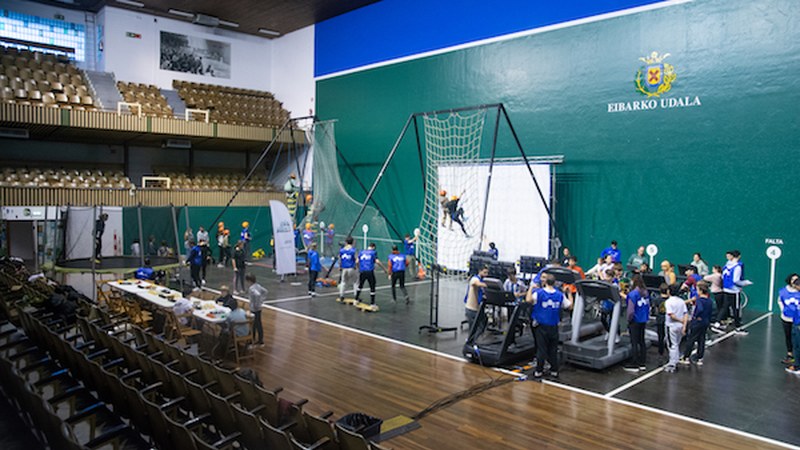 Deporren Mendeurrena| Ikasleekin Topaketak Astelenan