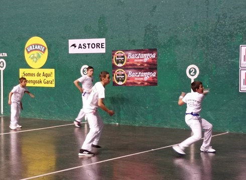 Deportiboko pilotariek Astelenan jokatuko dute gaur Gipuzkoako Txapelketako partiduak