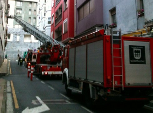 Desagertuta dagoen gizonezko baten bila dihardute