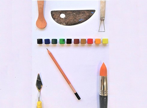 Dibujo eta Zeramika Udal Eskoletako ikasleen kurtso amaierako erakusketa zabalduko dute gaur