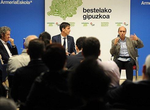 Digitalizazio eta robotikari buruzko saioa antolatu du biharko Eibarko EAJ-PNVren Uri Buru Batzarrak