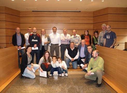 Diru-laguntza hitzarmena sinatu dute hainbat taldek