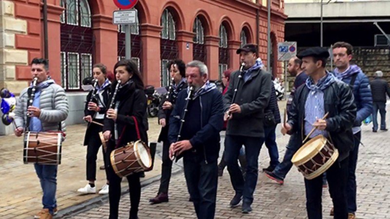 Domeka eguerdian emango dute Gabonetako kontzertua txistulariek