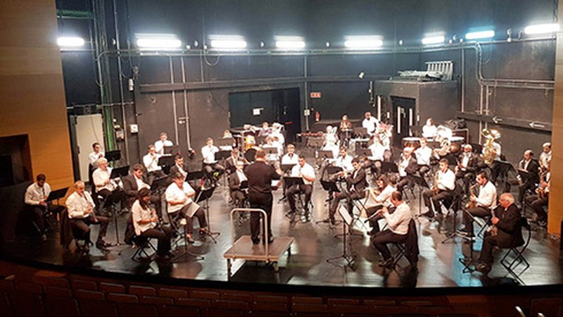 Domekan 12:30ean Eibarko Musika Bandaren kontzertua hartuko du Coliseo antzokiak