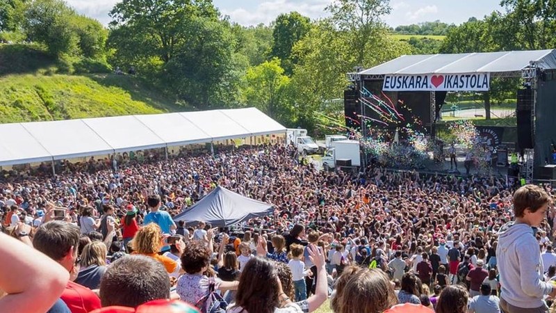 Domekan Herri Urrats-en edizio berria egingo dute Senpereko lakuan