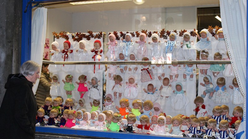 Don Pedro Zelaia memoriala zabaldu dute T. Etxebarria kalean