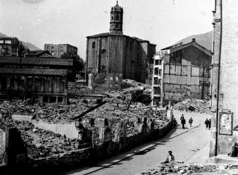 Donostian fusilatu zituzten eibartarren senideei deia