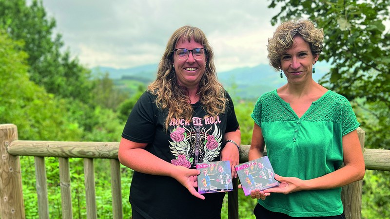 Aintzane Agirrebeña eta Mirari Azkune: “Dugun penarik handiena Walterrek lana amaituta ikusi ez izana da, demaseko ilusioa zuen diskoarekin”