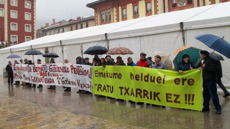 Duintasuna elkarteak bilera eta elkarretaratzea egin zituen martitzenean