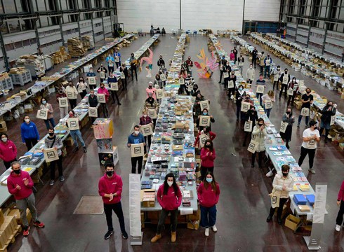 Durangoko Azokako taupada ez da eten: 7.800 erosketa, 27.758 produktu salduta eta 50.000 kulturzale egitarauaz gozatzen