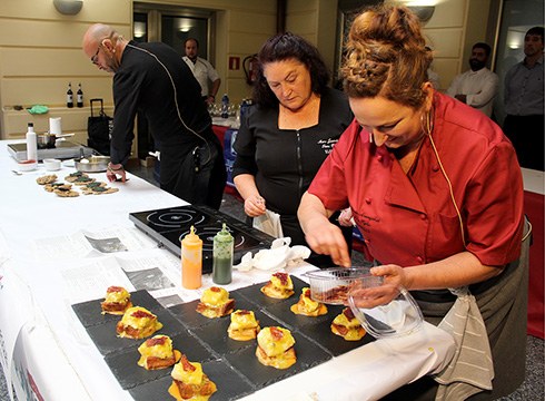 Durangoko Kobikak irabazi du I. “Bacalaos Alkorta” pintxo txapelketa