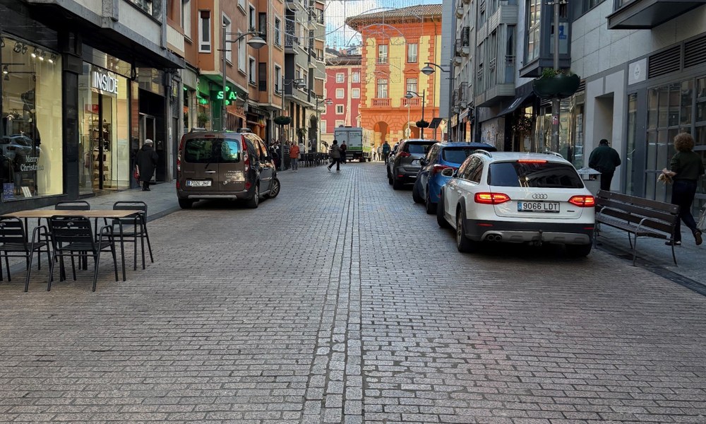EAJ-PNVk eskatu du Toribio Etxebarrian terrazak eta trafikoaren arteko elkarbizitza ordenatzeko