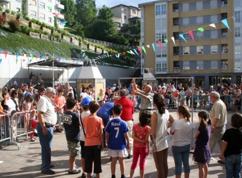 Ederto ospatu dituzte sanpedroak Karmen kalean