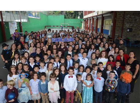 Ederto pasatu zuten La Salle Isasin Izartxo aisialdi taldearen 25. urteurrenean