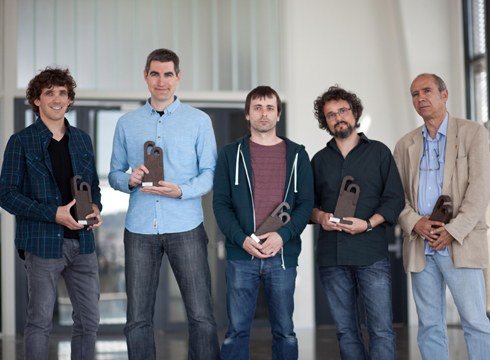 Edu Lartzaguren eibartarrak CAF-Elhuyar saria jaso du zientzia-kazetaritza kategorian