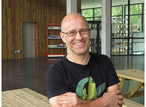 Eduardo Apodaka: “Filosofian egiten ari dena jaso eta modu ulergarrian zabaldu nahi dugu, euskaraz”