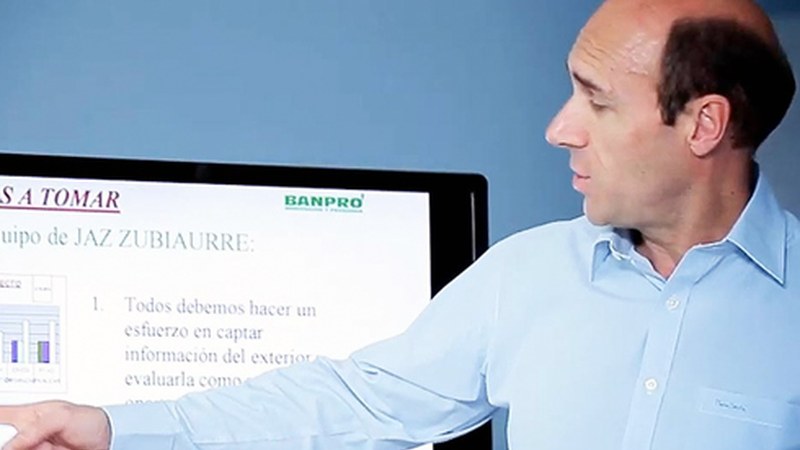 Eduardo Zubiaurrek Confebaskeko presidente kargua laga du aldi baterako