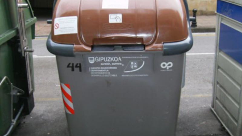 Edukiontzi grisera botatzen diren hondakinen %65a birziklagarriak dira