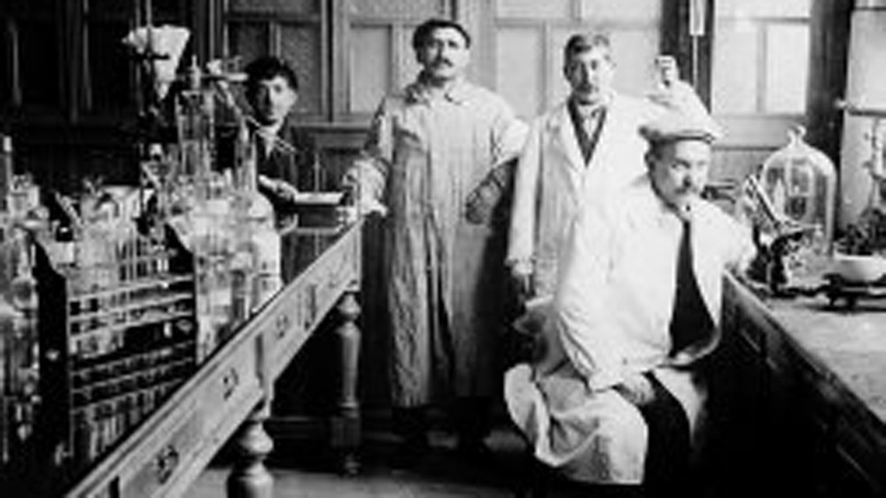 [EFEMERIDEAK] Abenduak 4