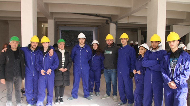 Egoera zaurgarrian dauden gazteak lan-munduan sartzen laguntzeko bi proiektuetako izen-ematea zabalik