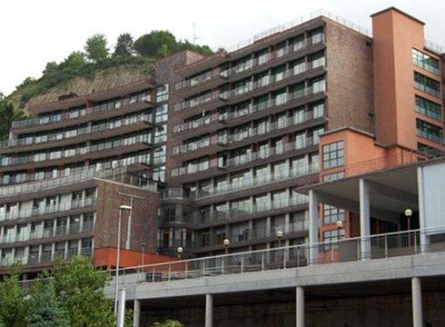 Egogain eta San Andres egoitzetan bizitzen ari diren egoera larria salatu du EH Bilduk