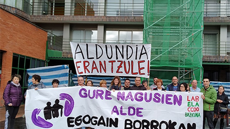 Egogain Gerontologia Zentruko langileek euren egoera salatzeko mobilizazioekin jarraitzen dute