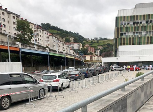Atzo 115 kasu positibo atzeman ziren EAEn, 63 Gipuzkoan