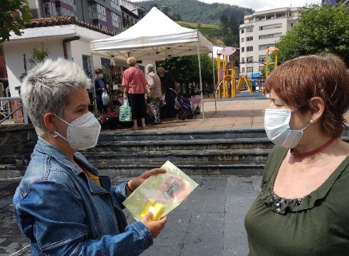 Eguaztenean merkadilloan izango da ...eta kitto! Euskeraz primeran! kanpainarekin