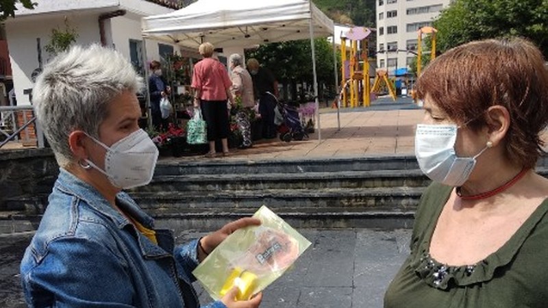 Eguaztenean merkadilloan izango da ...eta kitto! Euskeraz primeran! kanpainarekin