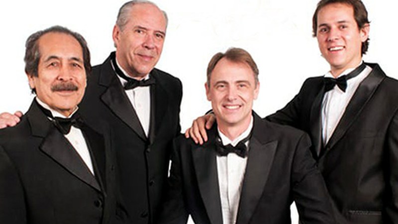 Eguaztenean Opus Cuatro taldeak kontzertua emango du, Voces y Cuerdas taldeak lagunduta