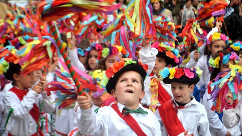 Eguen Zuriko argazki-bildumak etakitto.eus-eko Mediatekan prest