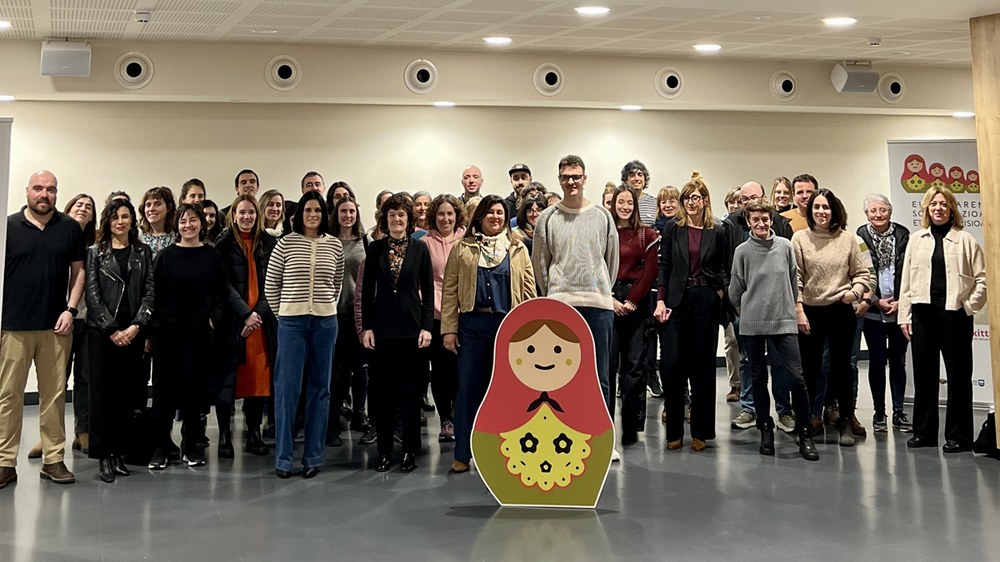 Egungo gizartean euskaraz sozializatzeko aukerak eta erronkak