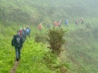 Eguraldi lainotuari egin zioten aurre Deporrekoek Iradier-ekin egindako senidetze egunean