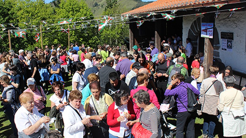 Eguraldia lagun, primeran ospatu dituzte Santa Kurutz jaiak