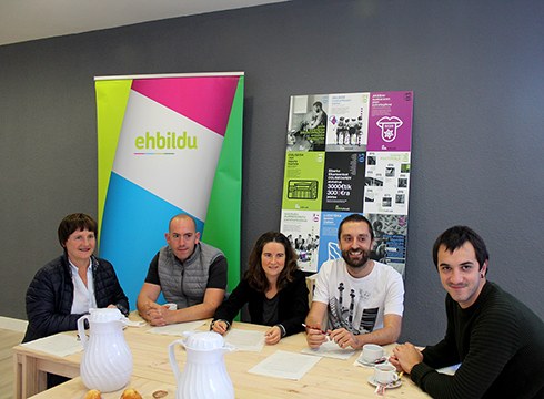 EH Bilduk aurrera eraman dituen ekimen eta proiektuak herritarrei ezagutarazteko kanpaina abiatuko dute