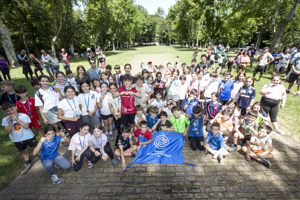 Ehun lagunetik gora elkartu ziren Eibarko Finalista Egunean