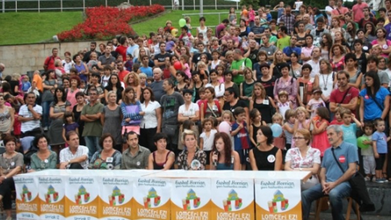 Eibako LOMCE EZ taldea aurkeztu dute Untzagan