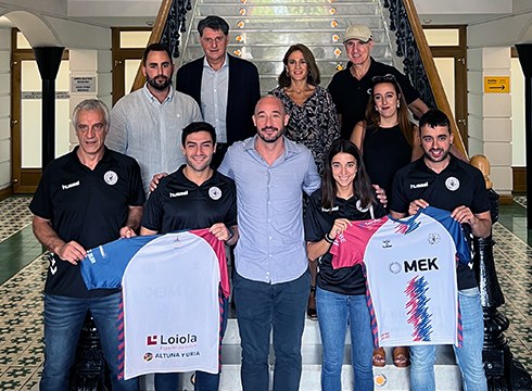 Eibar Eskubaloiak ilusioz eta kamiseta berriarekin ekingo dio denboraldiari