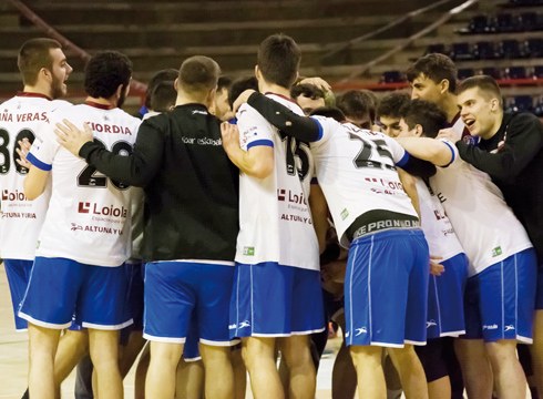 Eibar Eskubaloiko bigarren taldeak Euskal Kopa irabazi zuen Elgoibarren