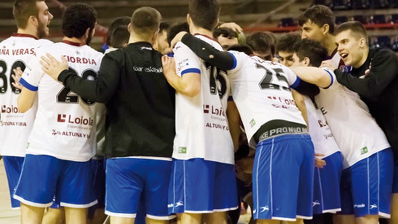 Eibar Eskubaloiko bigarren taldeak Euskal Kopa irabazi zuen Elgoibarren