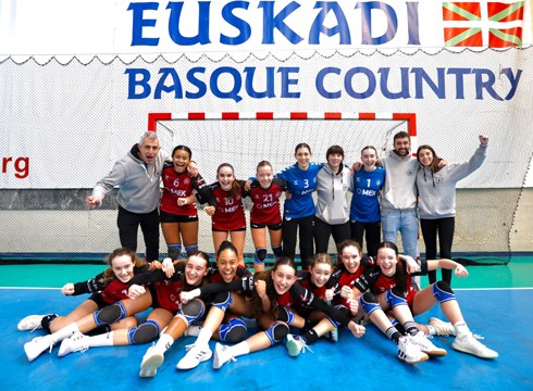 Eibar Eskubaloiko kadeteak Euskal Ligara igo dira